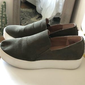 Steve Madden Platform Slip Ons